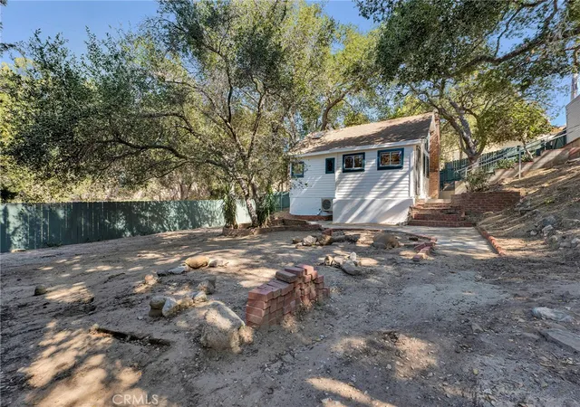 2nd image of 4240 Ensenada Dr, Woodland Hills, CA 91364 | MLS# SR26150835