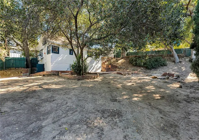 3rd image of 4240 Ensenada Dr, Woodland Hills, CA 91364 | MLS# SR26150835