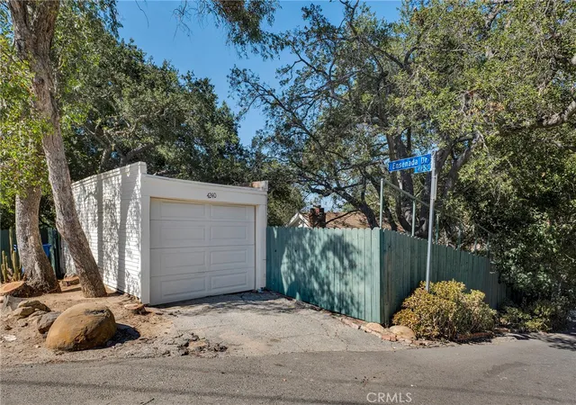 5th image of 4240 Ensenada Dr, Woodland Hills, CA 91364 | MLS# SR26150835