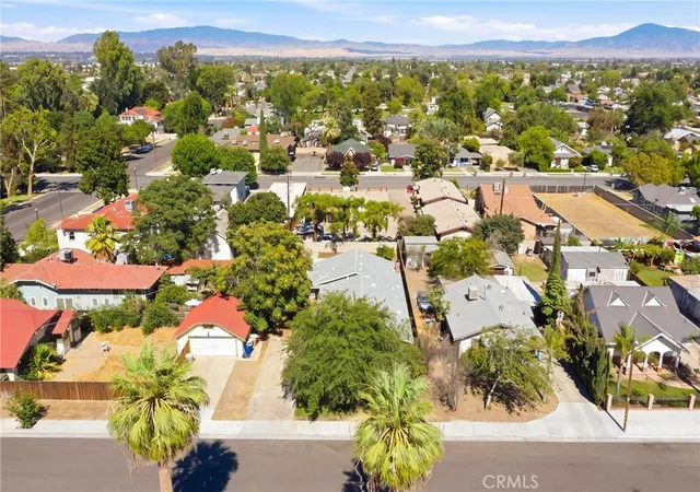 Homes for sale in Bakersfield, CA | 524 B St, Bakersfield, CA 93304 | MLS# SR26151302