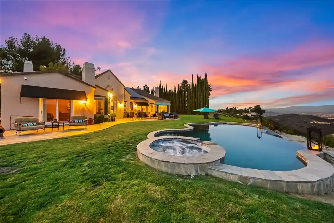 Single family home for sale at 27630 Morning Glory Cir, Temecula, CA 92590 | MLS# SW26150671