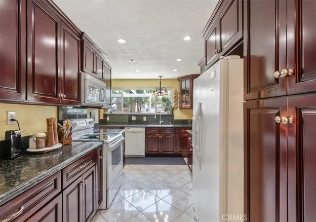 Photo 2 of Sale Pending at 4817 Quartz Hl Rd, Lancaster, CA 93536 | MLS# SR26151183 | Listing updated on 2026-10-07