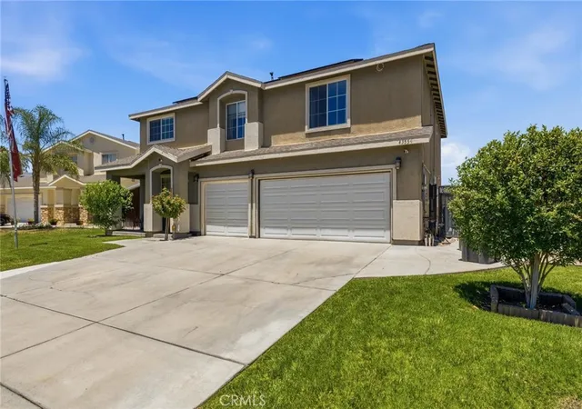 Photo 3 of Single family home for sale at 43554 Amazon St, Hemet, CA 92544 | MLS# SW26146354 | Listing updated on 2026-09-24