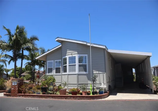 Photo 3 of Manufactured home for sale at 19361 Brookhurst St #44, Huntington Beach, CA 92646 | MLS# PW26151350 | Listing updated on 2026-09-08