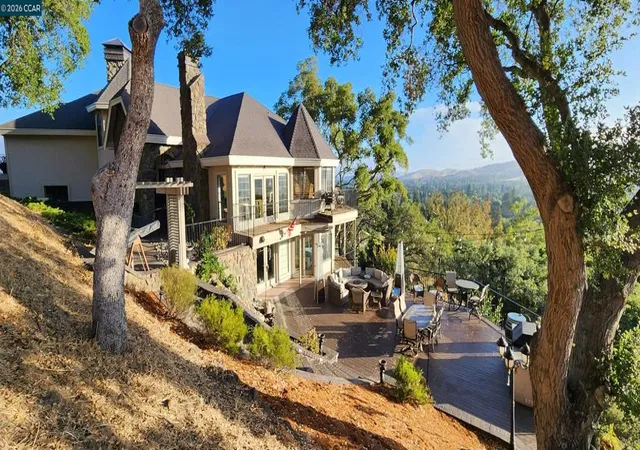 Photo 1 of Sale Pending at 715 Castle Rock Rd, Walnut Creek, CA 94598 | MLS# 41141321 | Listing updated on 2026-10-05