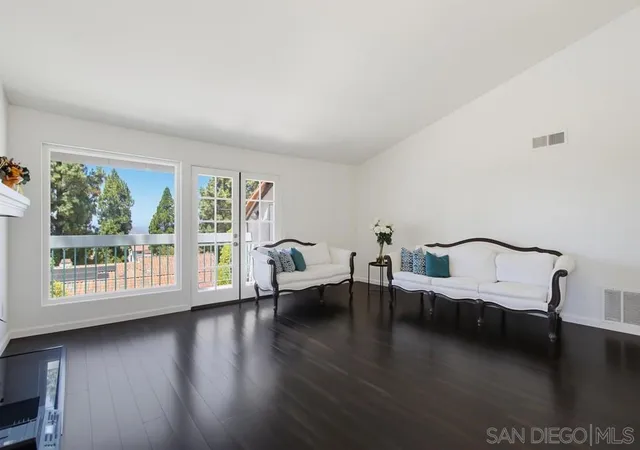 Listing Photo 4 - Condo for sale in building located at 16238 Avenida Venusto, San Diego, CA 92128 - Unit #E