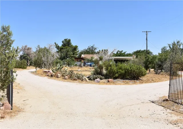 Homes for sale in Mojave, CA | 6293 Backus Rd, Mojave, CA 93501 | MLS# SR26151422