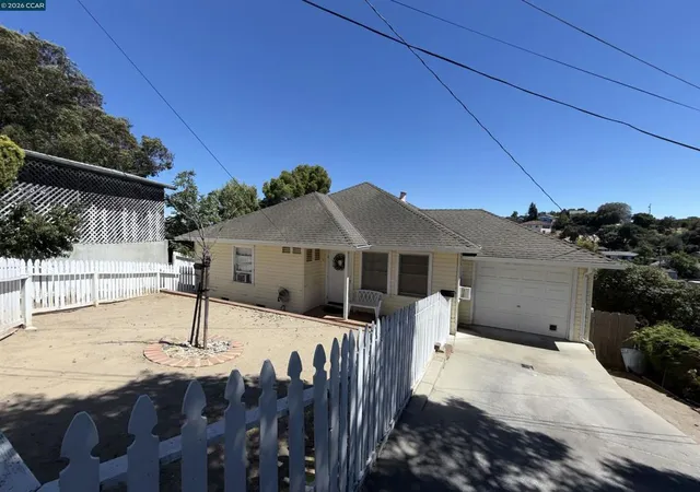 Homes for sale in Martinez, CA | 2344 Scenic Ave, Martinez, CA 94553 | MLS# 41141333