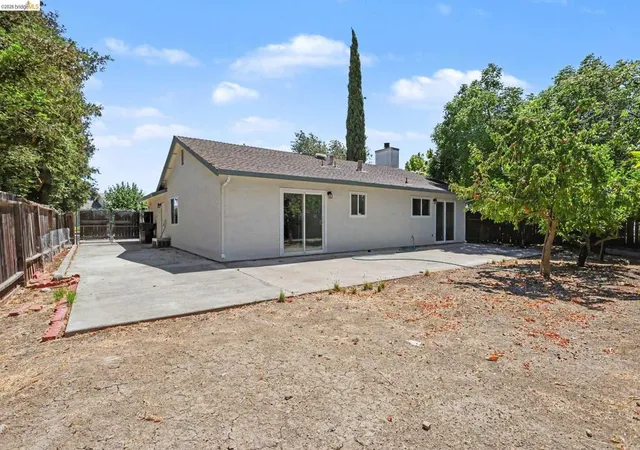 Homes for sale in Antioch, CA | 4070 S Royal Links Cir, Antioch, CA 94509 | MLS# 41141334