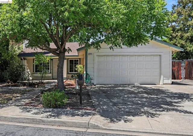 Homes for sale in Antioch, CA | 4070 S Royal Links Cir, Antioch, CA 94509 | MLS# 41141334