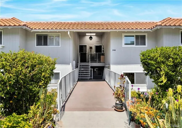 Homes for sale in Laguna Woods, CA | 2183 E Via Mariposa #B, Laguna Woods, CA 92637 | MLS# OC26126997