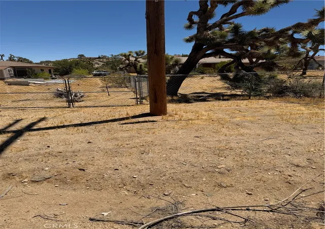 3rd image of 8001 Aster Ave, Yucca Valley, CA 92284 | MLS# OC26151438