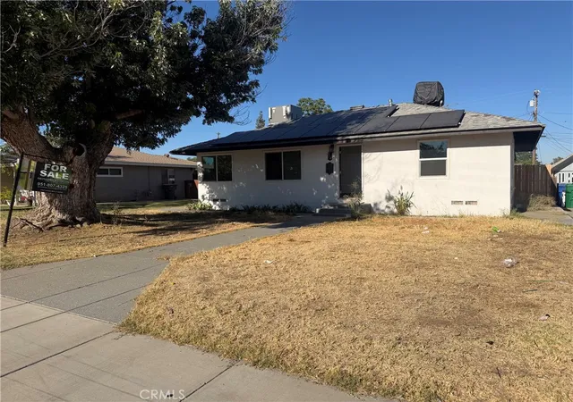 Homes for sale in Bakersfield, CA | 714 Wistaria St, Bakersfield, CA 93308 | MLS# DW26151466
