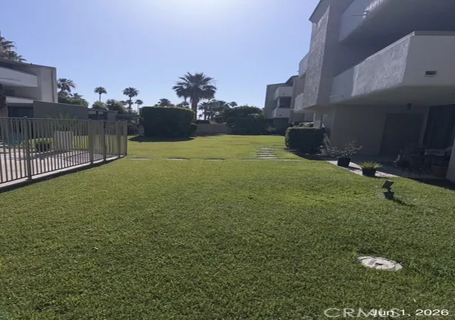 Listing Photo 4 - Condo for sale in building located at 261 E La Verne, Palm Springs, CA 92264 - Unit #K