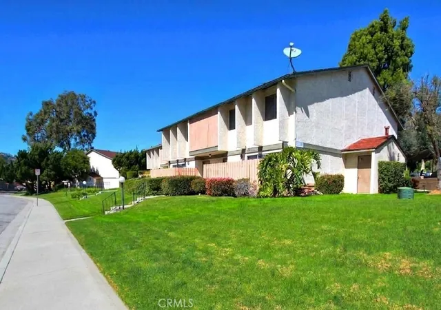 Listing Photo 2 - Condo for sale in building located at 2300 S Hacienda Blvd, Hacienda Heights, CA 91745 - Unit #G8