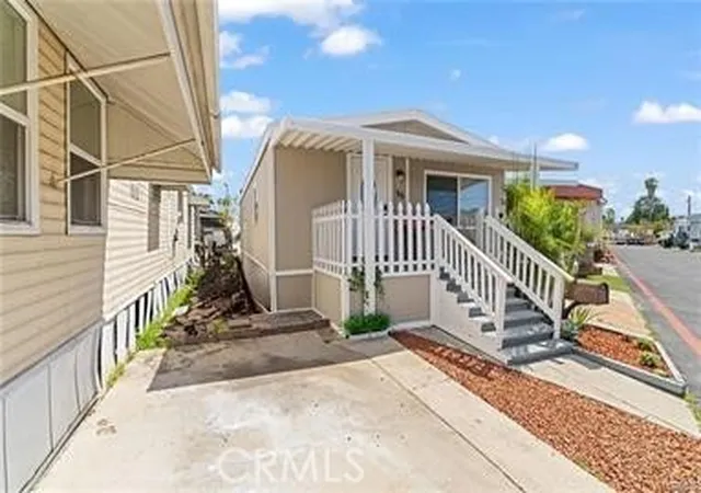 Homes for sale in Fullerton, CA | 1850 W Orangethorpe, Fullerton, CA 92833 | MLS# DW26151569