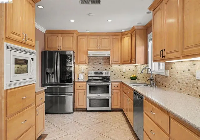 Photo 3 of Sale Pending at 4850 Mallard Ct, Oakley, CA 94561 | MLS# 41141358 | Listing updated on 2026-09-06