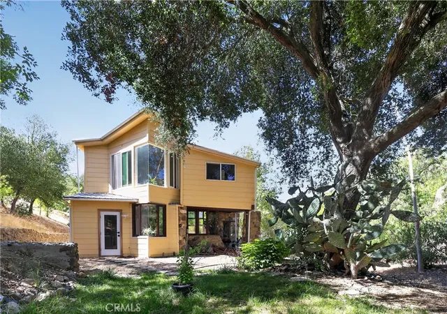 Photo 3 of Single family home for sale at 2914 S Foose Rd, Malibu, CA 90265 | MLS# TR26151528 | Listing updated on 2026-10-03