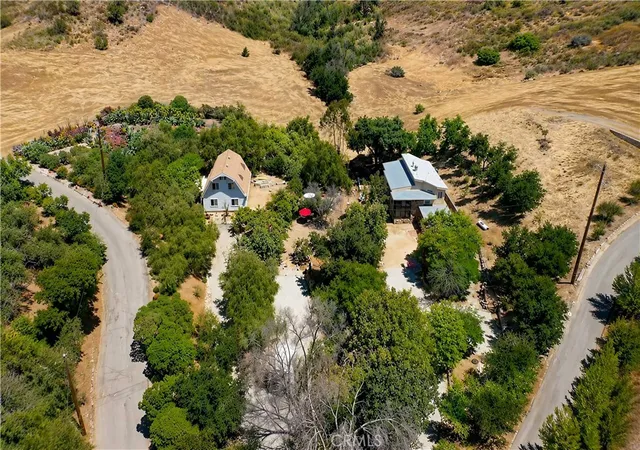 Photo 3 of Single family home for sale at 2914 S Foose Rd, Malibu, CA 90265 | MLS# TR26151528 | Listing updated on 2026-10-03