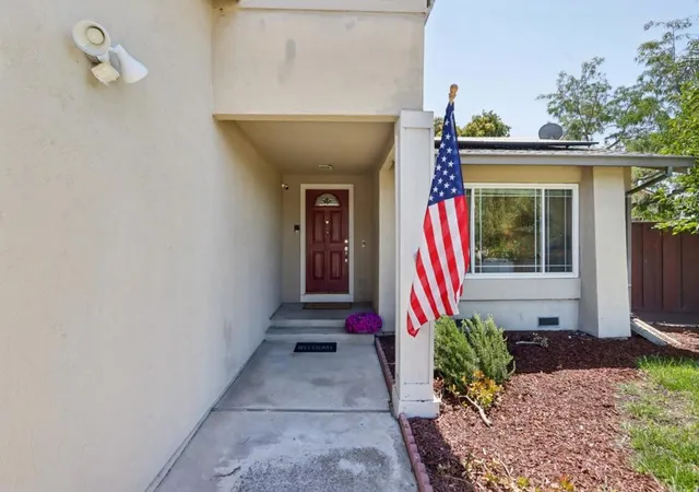 Photo 3 of Single family home for sale at 746 Rielly Ct, San Jose, CA 95123 | MLS# ML82053962 | Listing updated on 2026-09-30
