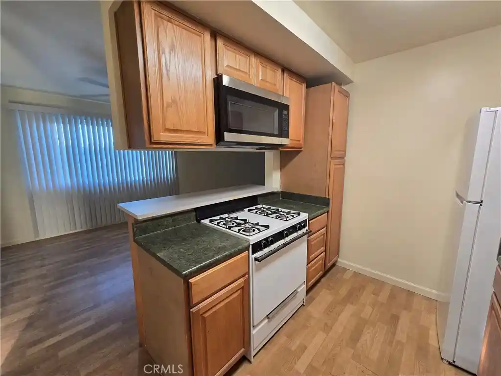 Listing Photo 5 - Condo for sale in building located at 4809 Jackson St, Riverside, CA 92503 - Unit #A