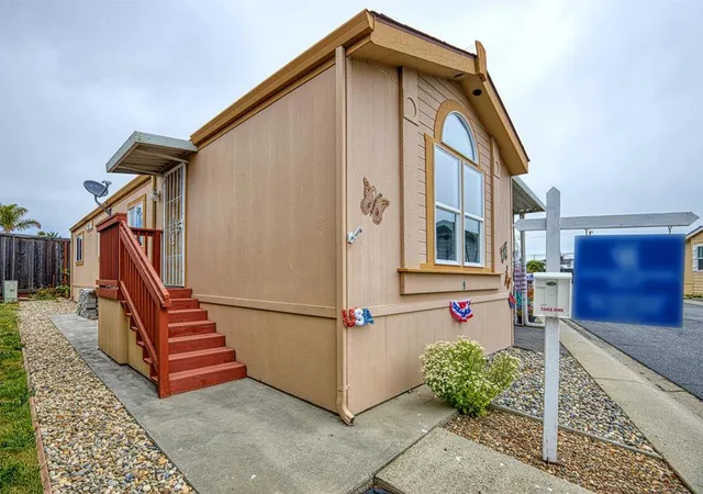 Photo 2 of Manufactured home for sale at 1040 38th Avenue #9, Santa Cruz, CA 95062 | MLS# ML82048854 | Listing updated on 2026-09-27