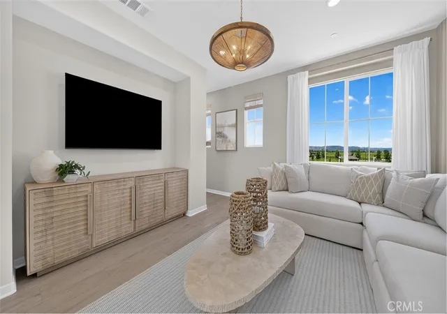 Listing Photo 5 - Condo for sale in building located at 8352 Toyon St, Chino, CA 91708