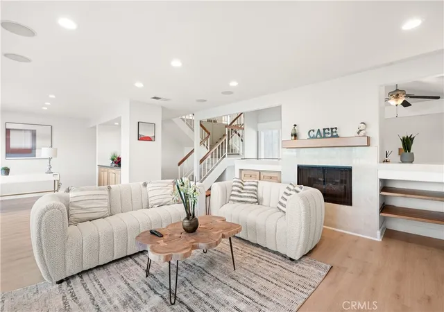 Listing Photo 5 - Condo for sale in building located at 25 Lakeview, Irvine, CA 92604 - Unit #60