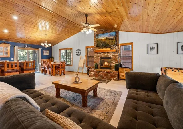 Photo 3 of Single family home for sale at 41640 Mockingbird Dr, Big Bear, CA 92315 | MLS# 219150189DA | Listing updated on 2026-10-04