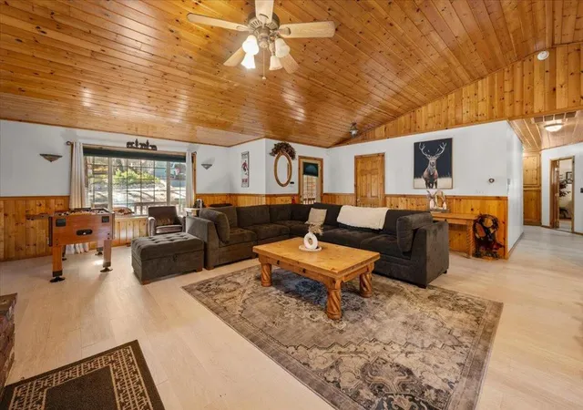 Photo 3 of Single family home for sale at 41640 Mockingbird Dr, Big Bear, CA 92315 | MLS# 219150189DA | Listing updated on 2026-10-04