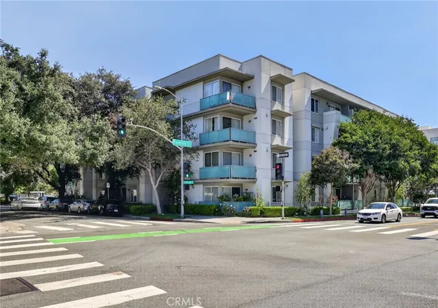 Photo 1 of Condo for sale at 160 S Hudson Ave #111, Pasadena, CA 91101 | MLS# WS26150200 | Listing updated on 2026-09-21