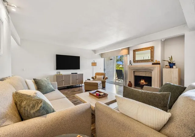 Listing Photo 5 - Condo for sale in building located at 35058 Mission Hls Dr, Rancho Mirage, CA 92270