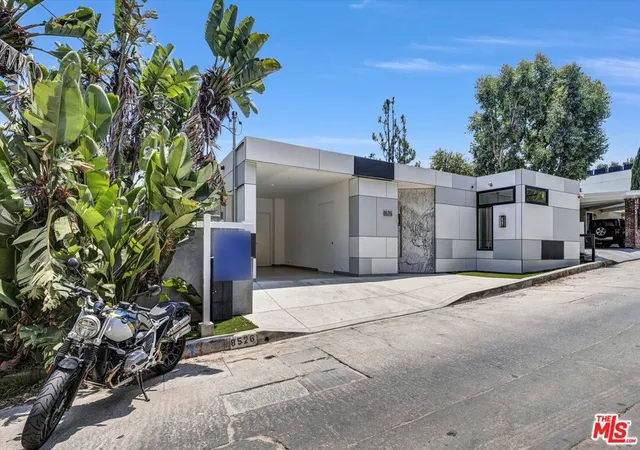 Photo 2 of Single family home for sale at 8526 Hollywood Blvd, Los Angeles, CA 90069 | MLS# 26858909 | Listing updated on 2026-09-29