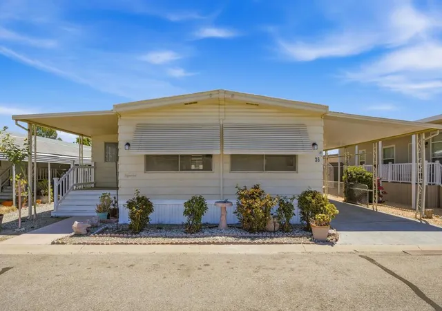 Homes for sale in Hemet, CA | 5001 W Florida Ave #36, Hemet, CA 92545 | MLS# 219150206DA