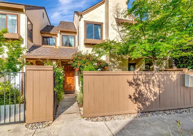Photo 2 of Condo for sale at 1888 Huxley Ct, San Jose, CA 95125 | MLS# ML82052163 | Listing updated on 2026-10-11