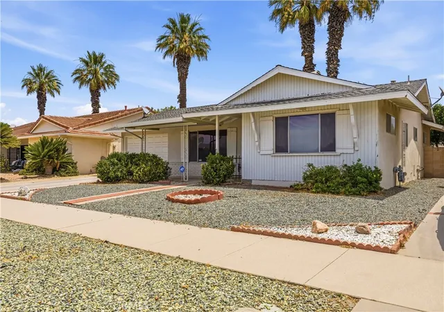 Photo 3 of Single family home for sale at 450 Panorama, Hemet, CA 92543 | MLS# SW26152027 | Listing updated on 2026-09-03