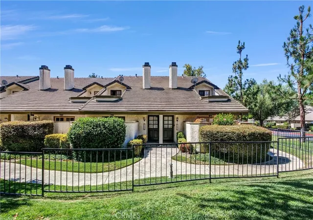 Townhouse for sale at 960 W Arrow #E, Upland, CA 91786 | MLS# CV26151980