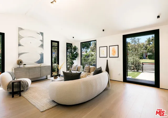 Photo 3 of Single family home for sale at 2202 California Ave, Santa Monica, CA 90403 | MLS# 26855081 | Listing updated on 2026-10-10