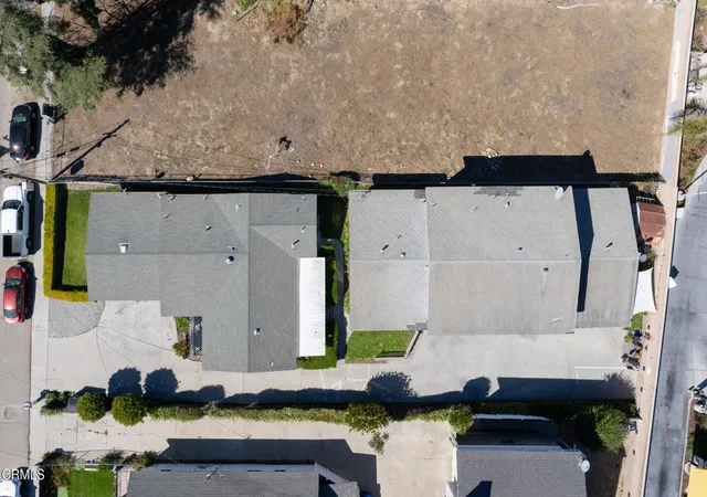 Photo 4 of Multi family home for sale at 129 Santa Anna St, Santa Paula, CA 93060 | MLS# V1-37553 | Listing updated on 2026-10-06