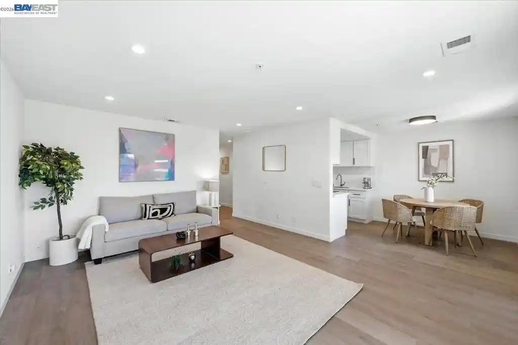 Listing Photo 2 - Condo for sale in 25164 Copa Del Oro Dr located at 25164 Copa Del Oro Dr, Hayward, CA 94545 - Unit #201