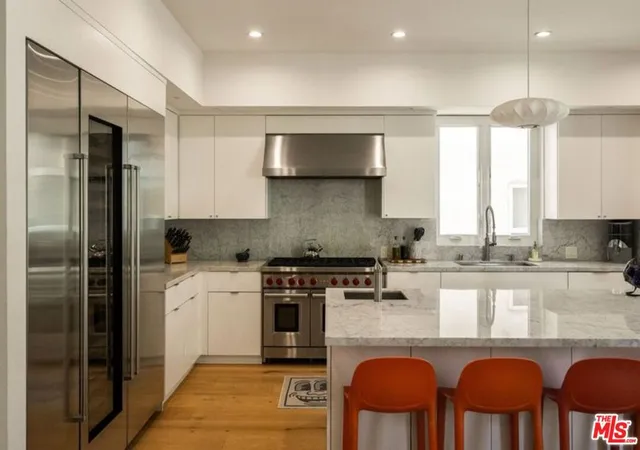 Photo 3 of Single family home for sale at 121 Topsail Mall, Marina Del Rey, CA 90292 | MLS# 26857147 | Listing updated on 2026-09-18