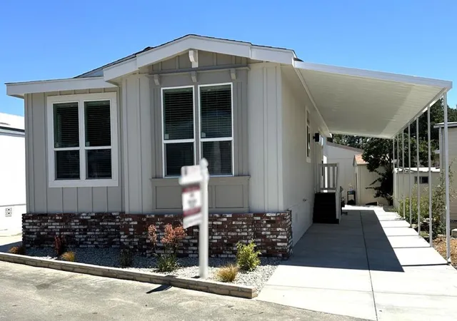 2nd image of 11401 Topanga Canyon Blvd #117, Chatsworth, CA 91311 | MLS# ML82054071