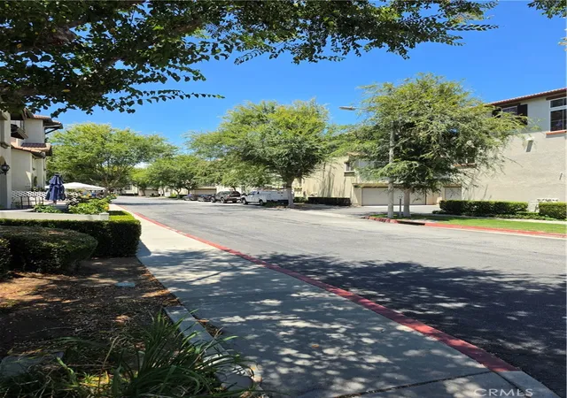 Photo 3 of Sale Pending at 33730 Willow Hvn #103, Murrieta, CA 92563 | MLS# TR26152060 | Listing updated on 2026-10-04