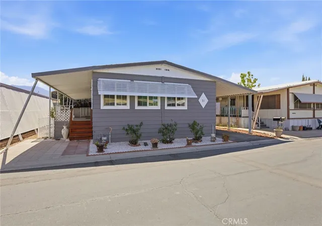 Photo 3 of Manufactured home for sale at 42751 E Florida Ave #71, Hemet, CA 92544 | MLS# SW26152097 | Listing updated on 2026-09-10