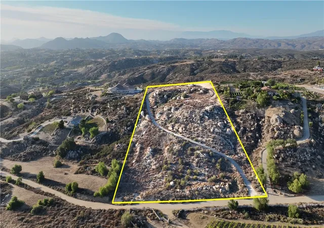 2nd image of 0 Gray Squirrel, Temecula, CA 92592 | MLS# SW26136193