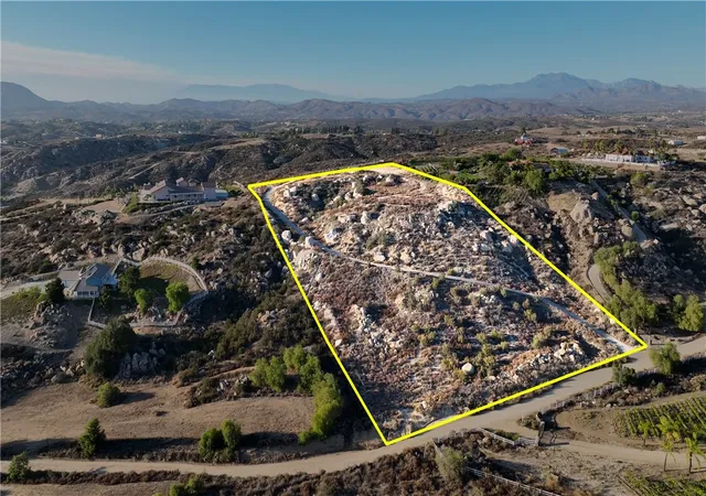 3rd image of 0 Gray Squirrel, Temecula, CA 92592 | MLS# SW26136193
