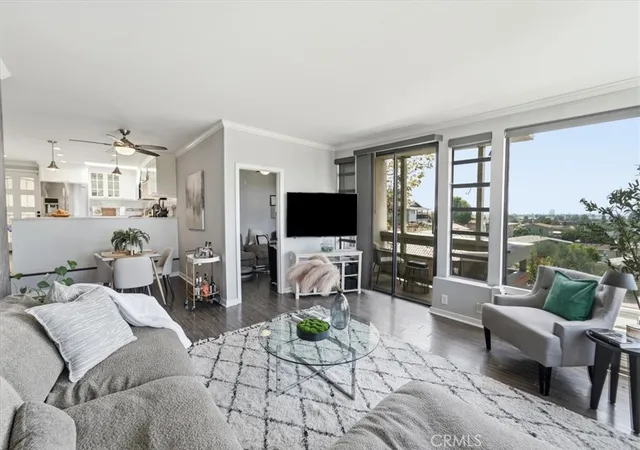 Listing Photo 4 - Condo for sale in building located at 2525 E 19th, Signal Hill, CA 90755 - Unit #32