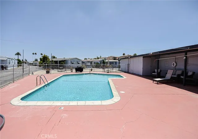 Photo 18 of Manufactured home for sale at 432 S Harbor Blvd #46, Santa Ana, CA 92704 | MLS# PW26152111 | Listing updated on 2026-10-01