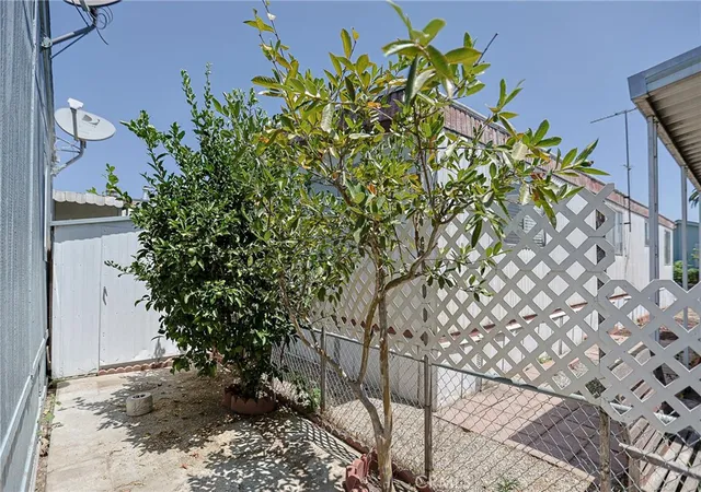 Photo 3 of Manufactured home for sale at 432 S Harbor Blvd #46, Santa Ana, CA 92704 | MLS# PW26152111 | Listing updated on 2026-10-01