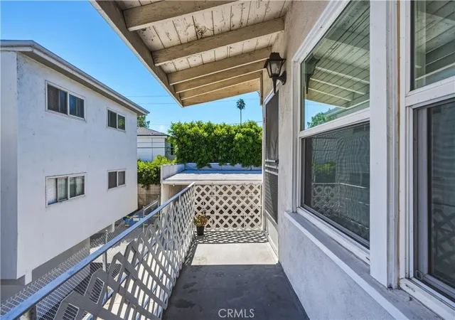 Photo 3 of Sale Pending at 4961 Kester Ave, Sherman Oaks, CA 91403 | MLS# SR26149191 | Listing updated on 2026-09-21